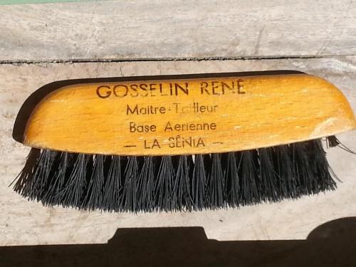 ALINE LAROCHE - MACHINE A TRICOTER