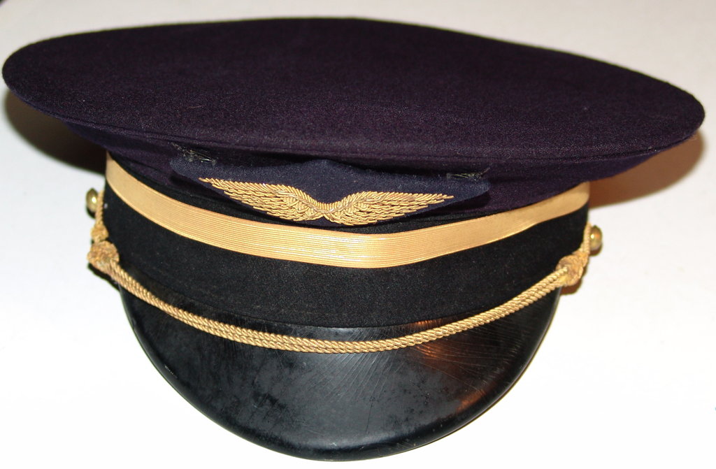 INSIGNES ET HABILLEMENT