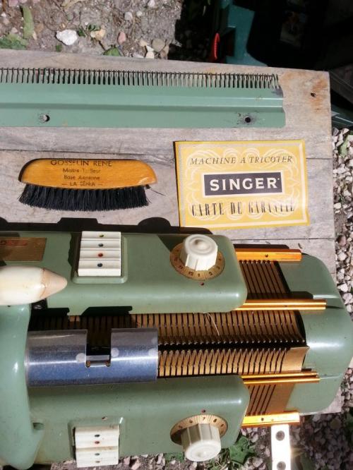 ALINE LAROCHE - MACHINE A TRICOTER