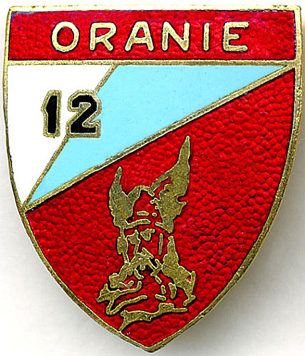 INSIGNES ET HABILLEMENT