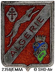 INSIGNES ET HABILLEMENT